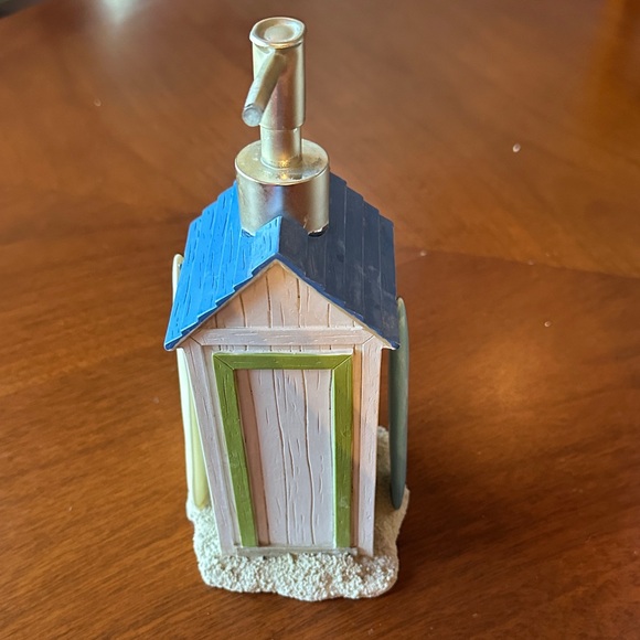 Croscill Ocean Surfer Themed Tissue Box and Soap Pump Set - Picture 10 of 12